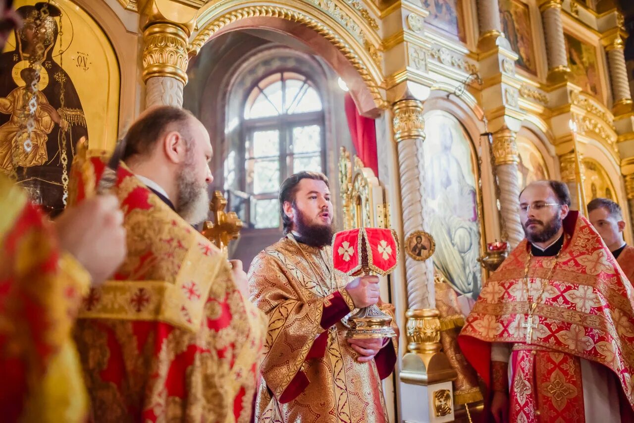 Храм иконы Скоропослушницы на Ходынском поле. Храм иконы Божией матери Скоропослушница на Октябрьском поле. Храм иконы Божией матери Скоропослушница на Ходынском поле Москва. Коропослушница» на Ходынском поле.