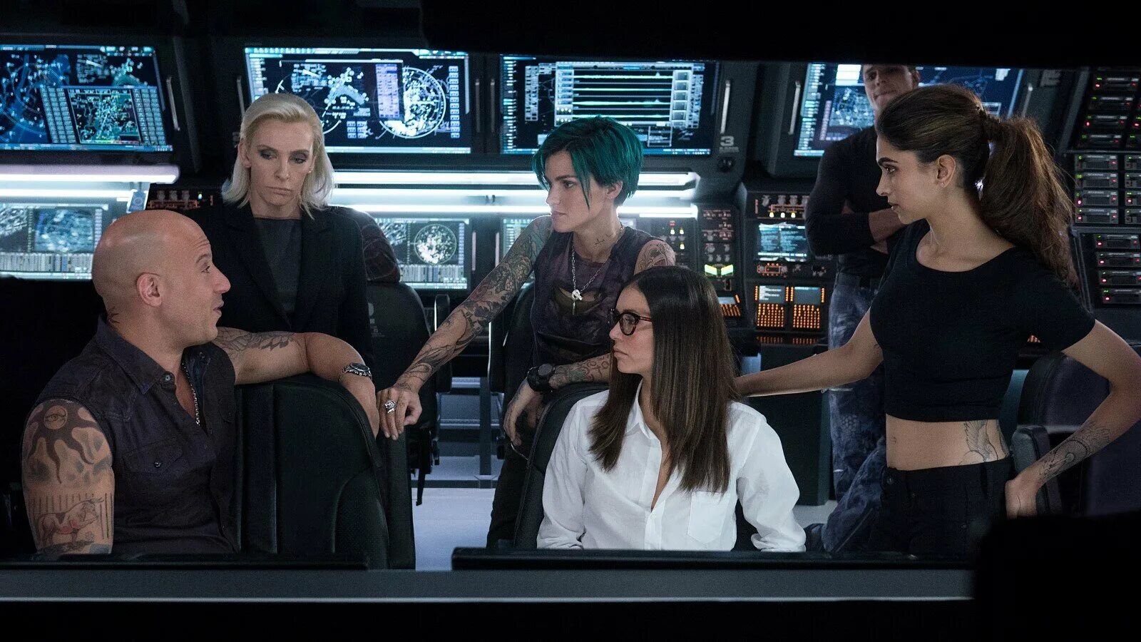 Нина добрев 3 икса мировое господство. Три х мировое. Вин дизель три икса мировое господство. Три икса мировое господство. 3 икса мировое господство вин дизель.