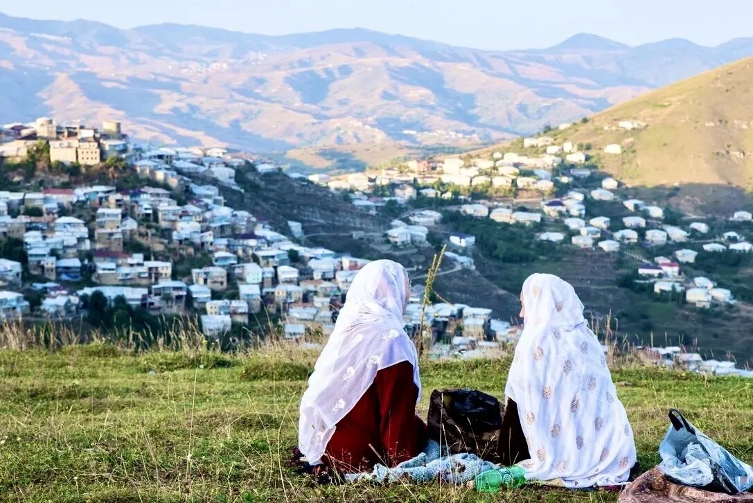 Сколько живут в дагестане. Аул Кубачи в Дагестане. Село Кубачи Дагестан. Горный аул Кубачи Дагестан. Поселок Кубачи в Дагестане.