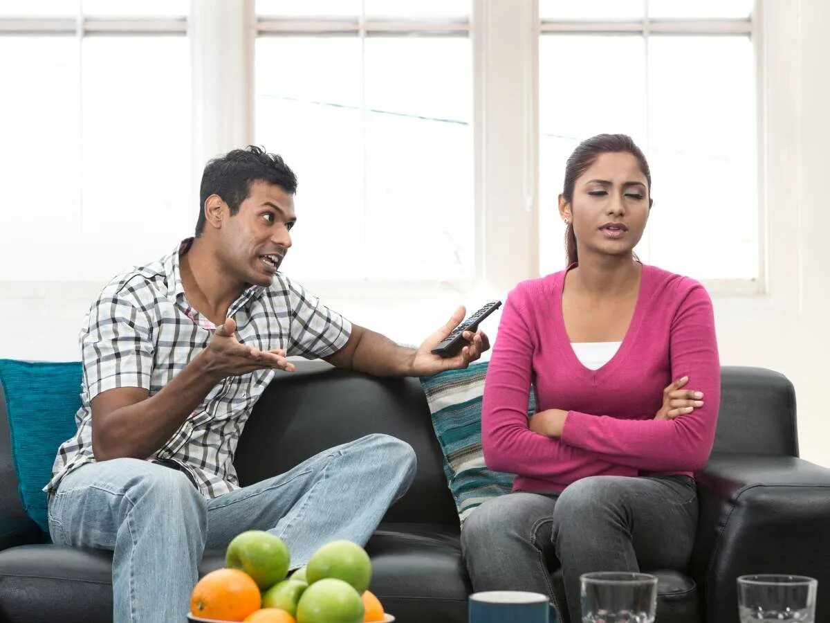 Wife agrees. Angry husband. Девушка спорит с парнем. Свободные отношения в семье. Здоровая любовь.