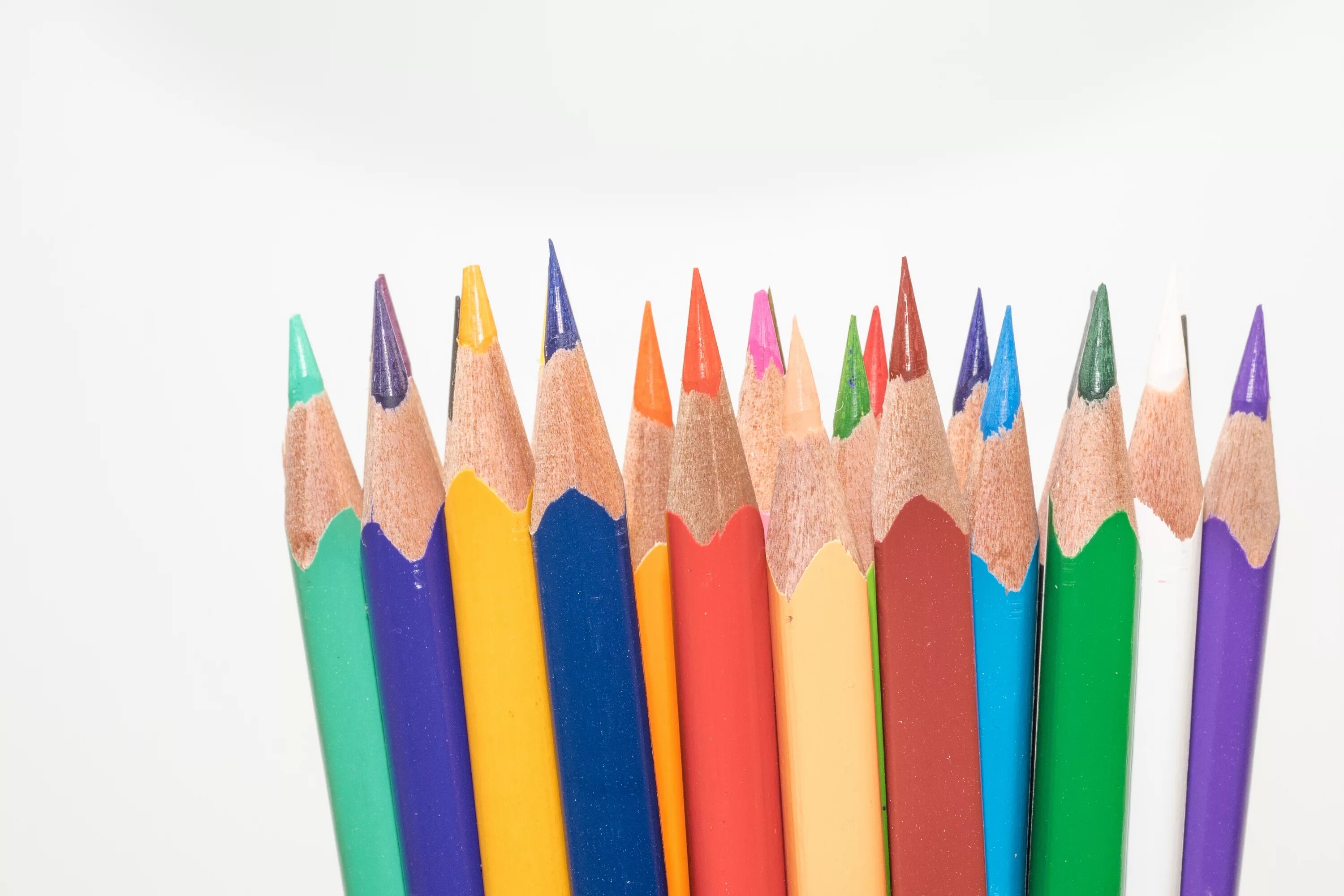 Картинка карандаш для детей. Карандаши цветные. Детские цветные карандаши. Рисунки цветными карандашами. Цветные карандаши картинки.