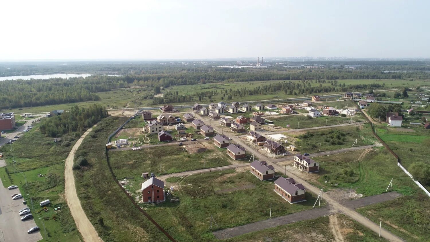 Поселок ярославский. Заволжский Бор Ярославль. Деревня Бор Ярославль. Коттеджный поселок Ярославль Заволжский район. Красный Бор Ярославская область коттеджный поселок.