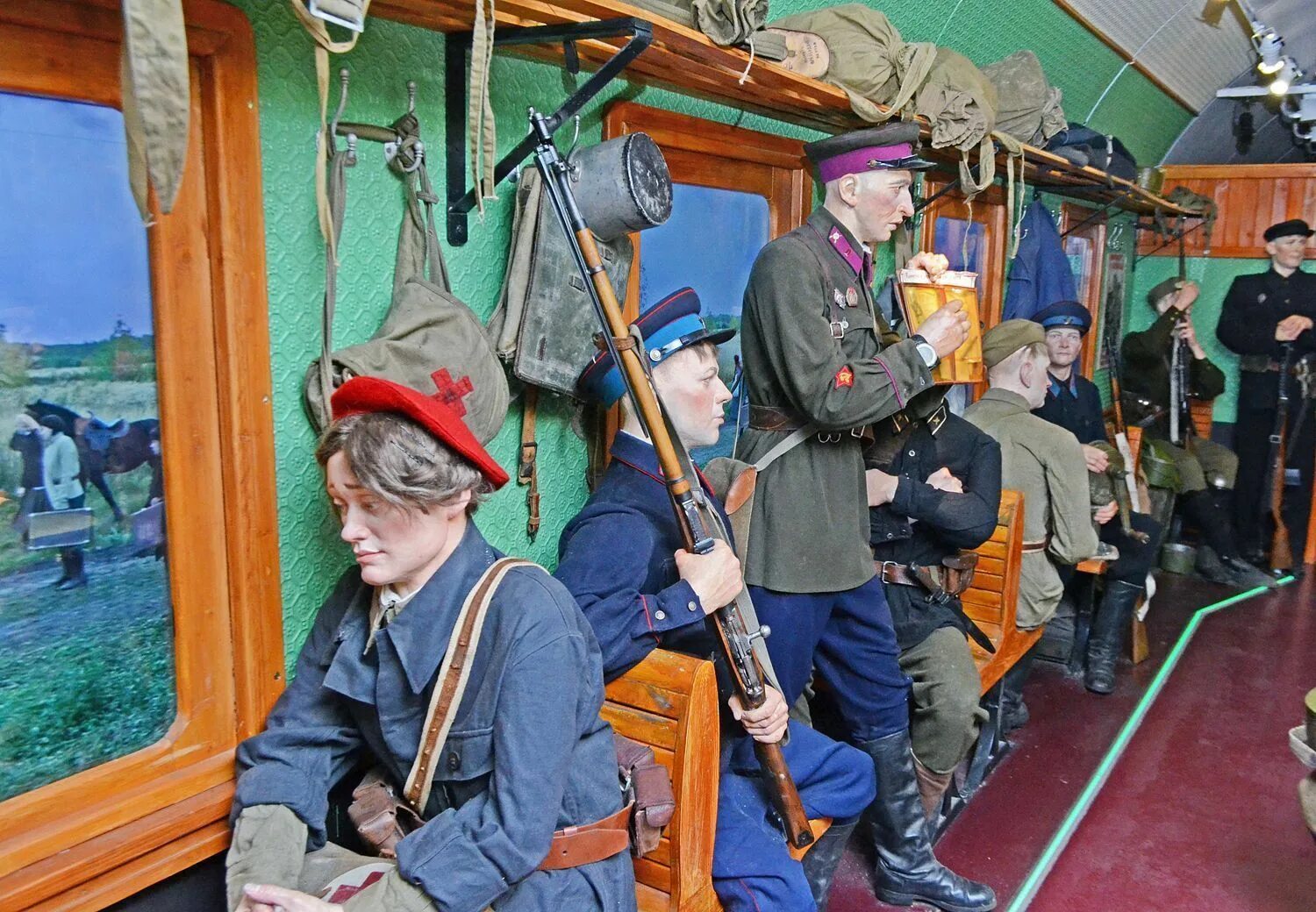 Псковский железнодорожный музей. Поезд победы псков. Поезд победы внутри. Поезд победы иммерсивный музей. Инсталляция поезд победы.