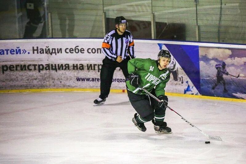 Динамо москва хоккей. Хк торпедо москва. Динамо торпедо хоккей. Хк торпедо миасс. Эмблема торпедо москва футбольного клуба.