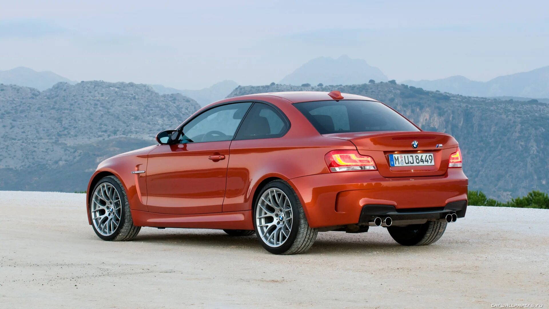 Автомобили 12 1 19. BMW 1m Coupe. BMW m1. БМВ м1 хэтчбек. BMW m1 Coupe 2011.