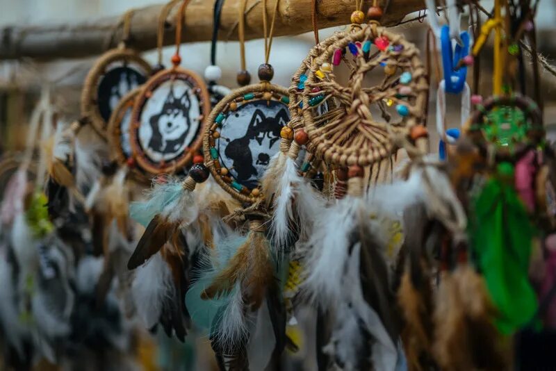 Магазин сувениров на камчатке петропавловск камчатский. Сувенирная лавка камчатка. Дары камчатки керчь ворошилова. Сувенирные магазины камчатки. Подарки с камчатки.