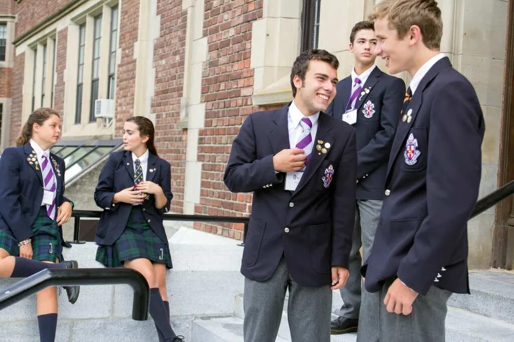 Средняя школа в должен. Дети среднего школьного. Средняя школа в должен. Право и обязанасти ученика. Высшее образование в америке.