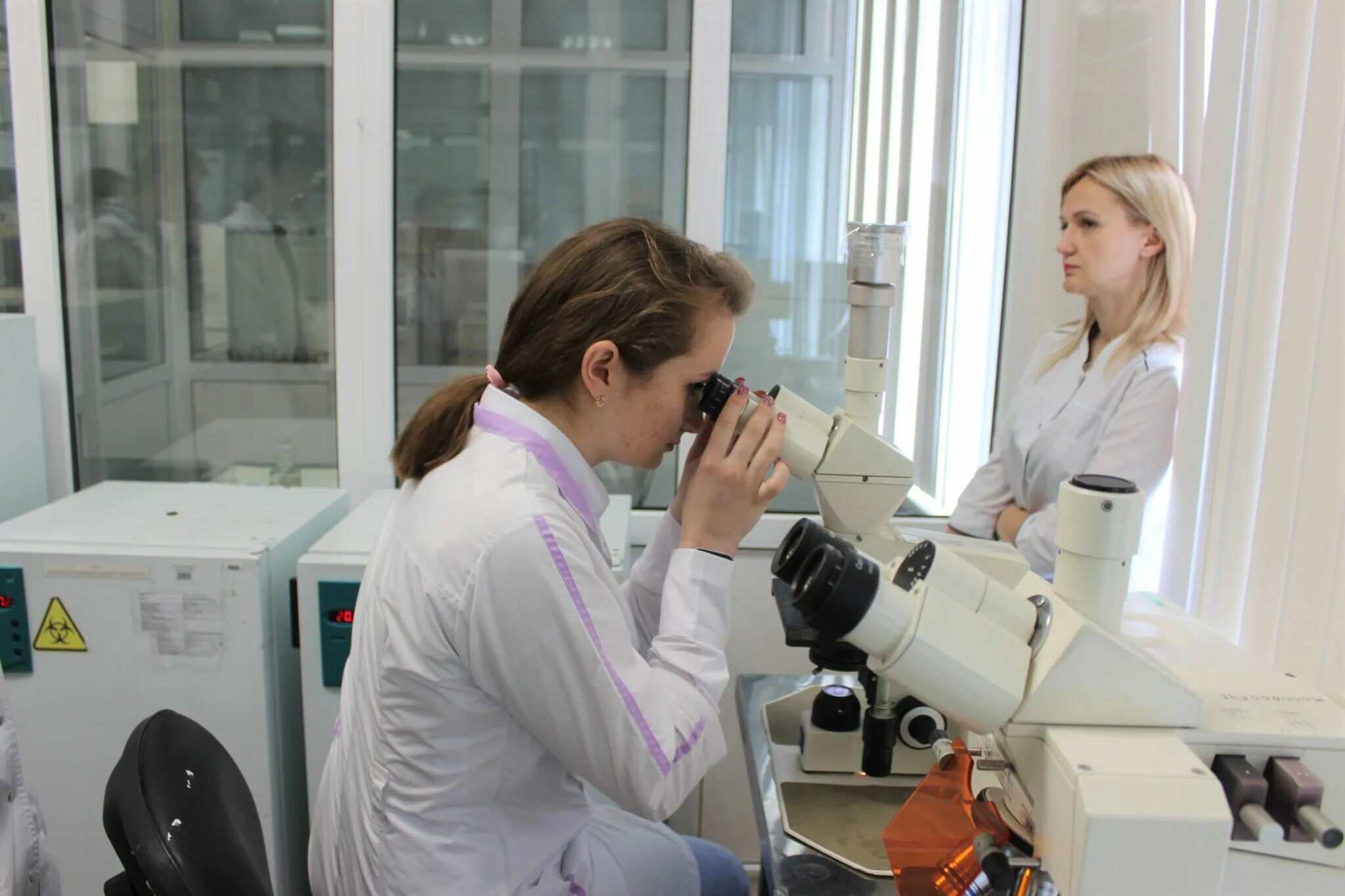 обстановка лаборатории. рост лаборатория. рост лаборатория. точка роста кабинеты естественных наук. испытания текстильных материалов лаборатория.