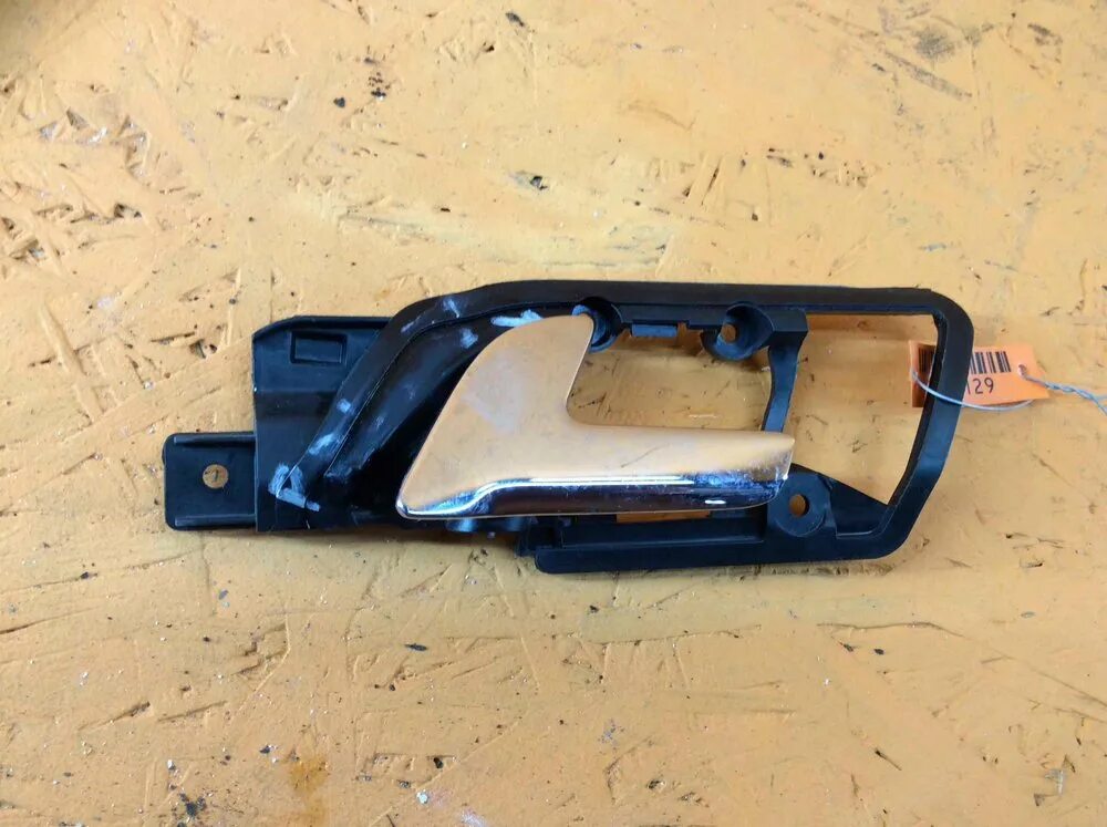 Ручка двери внутренняя passat b5. Внутренняя ручка двери шаран. Внутренняя ручка двери фольксваген. Ручка двери внутренняя фольксваген лупо. Ehan024l ручка двери передней левой внутренняя.