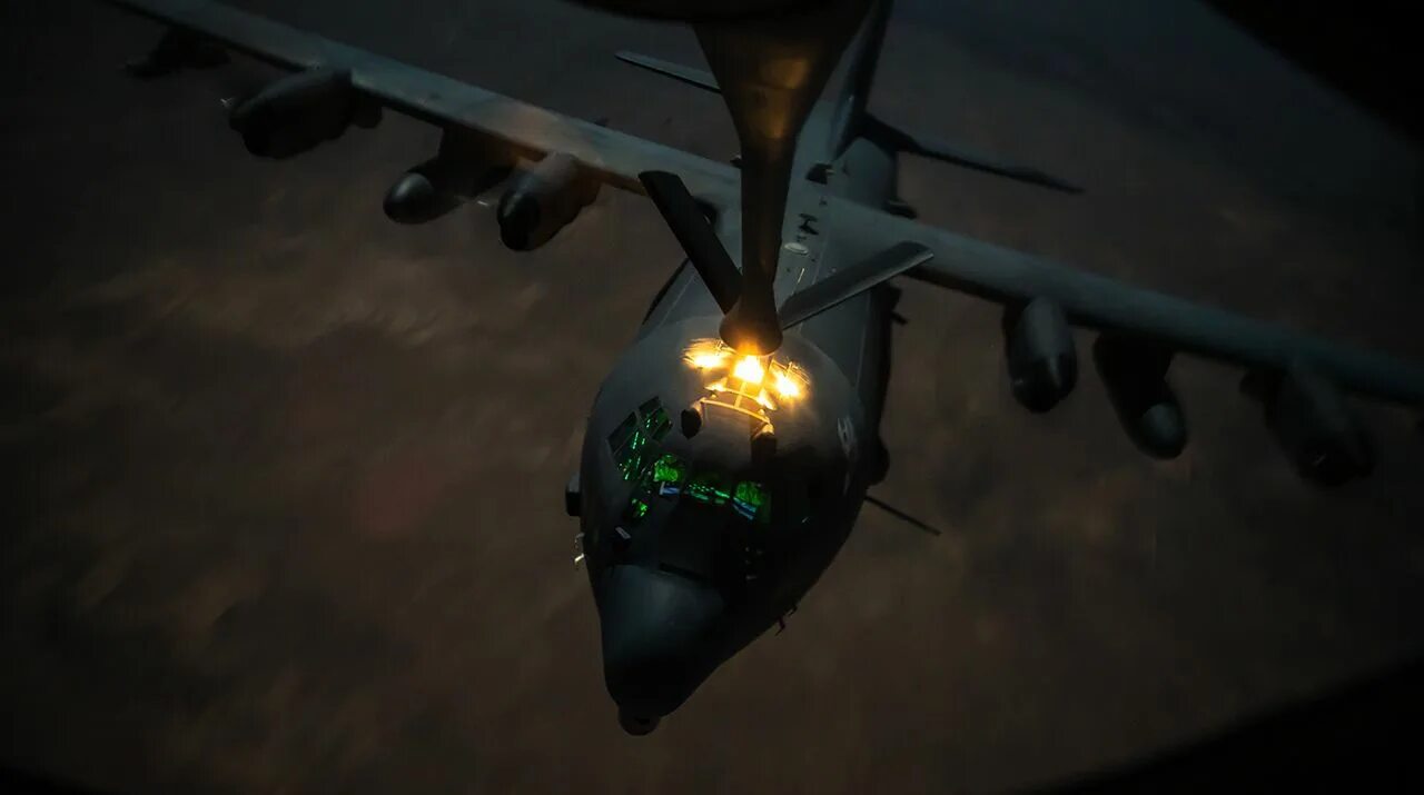 Gunship operator 3d. Ac 130 gunship. ас-130 gunship operator. ac 130 трансформеры. f 22 ac130.