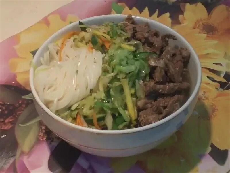 Кукси корейское блюдо. Кукси мун. Кукси мун. Окрошка по корейски. Кукси мун калининград меню.
