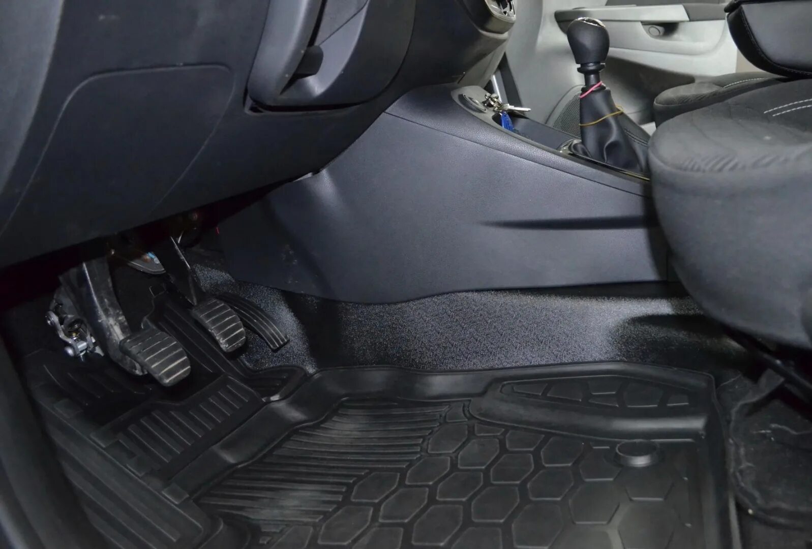 Пластиковая накладка рено каптур. Накладки на пороги для renault kaptur. Накладки на пороги рено каптур 2021. Пластиковая накладка рено каптур. Рено логан аксессуары.