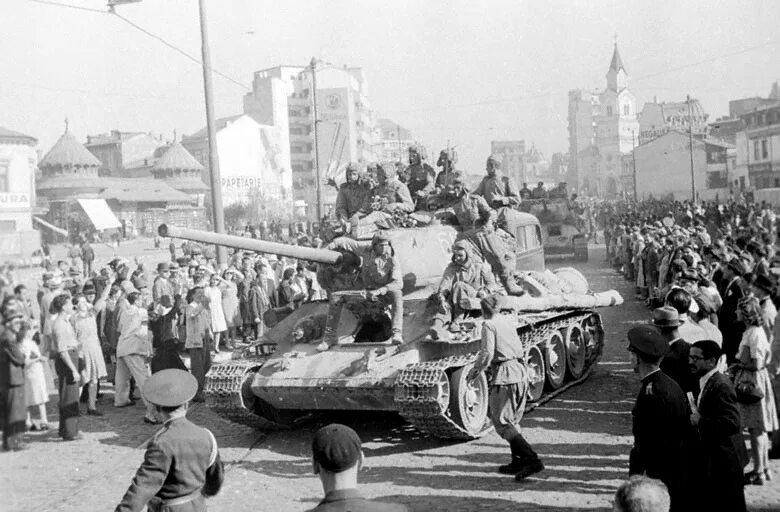 Освобождение Бухареста 1944. Освобождение Румынии 1944 г.. Советские войска в Бухаресте сентябрь 1944. 31 Августа 1944 года Бухарест.