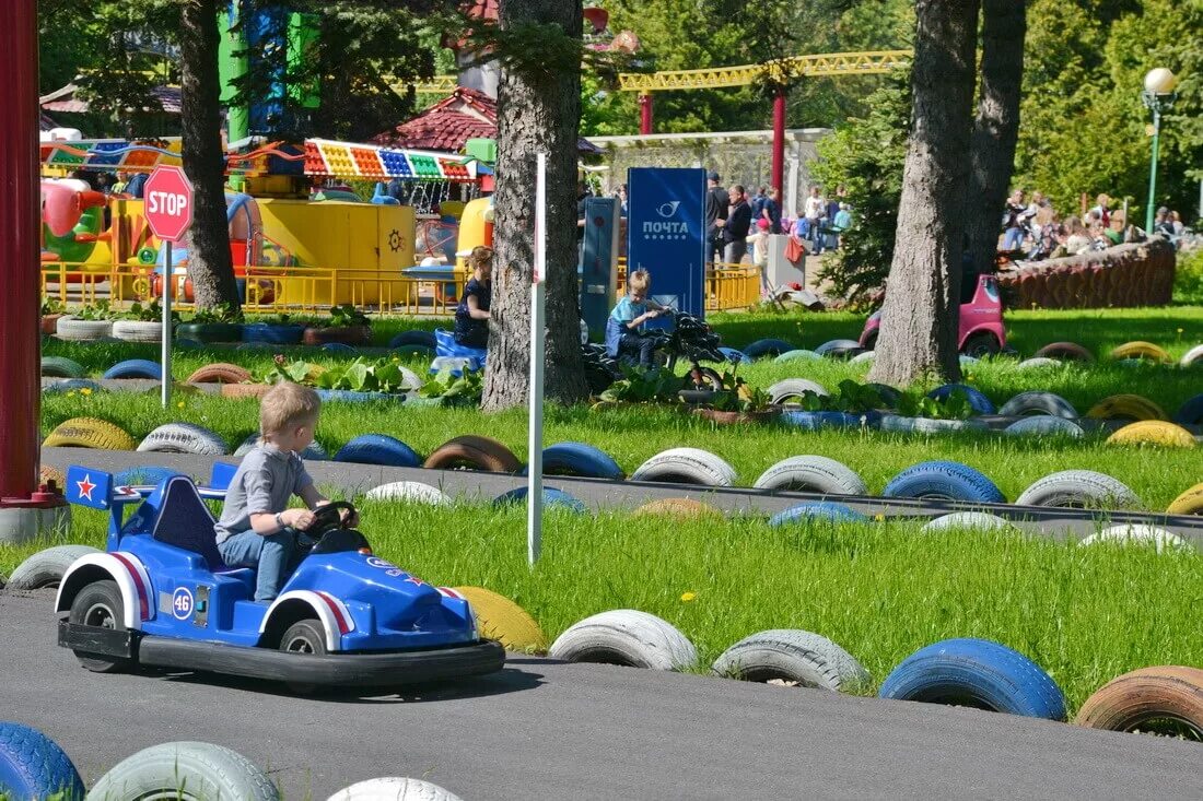 Диво остров площадка для малышей. Аттракцион вокруг света диво остров. Диво-остров санкт-петербург аттракционы. Крестовский остров парк аттракционов. Парк развлечений санкт-петербург диво остров.