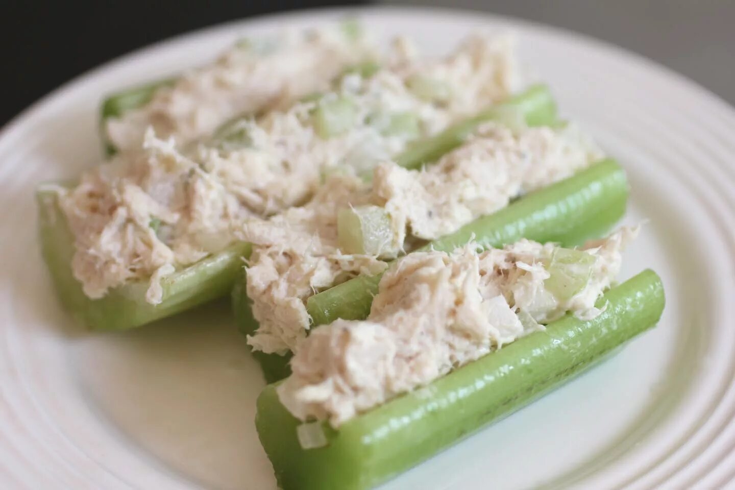 рецепты с сельдереем стеблевым. салат с сельдереем. блюда из сельдерея стеблевого. салат с корнем сельдерея. блюда из сельдерея стеблевого.