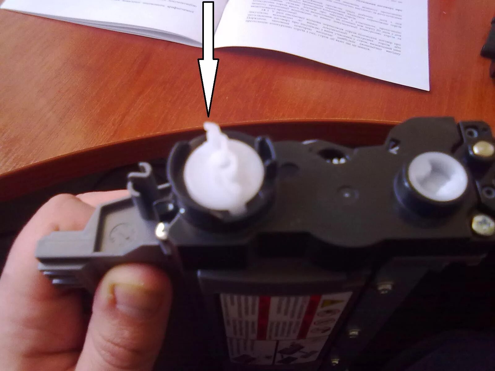 Принтер brother 1110 сброс счетчика фотобарабана. Как обнулить картридж brother после заправки. Brother hl 1110r фотобарабана. Сброс флажка brother 2275. Обнулить принтер brother 1110r.