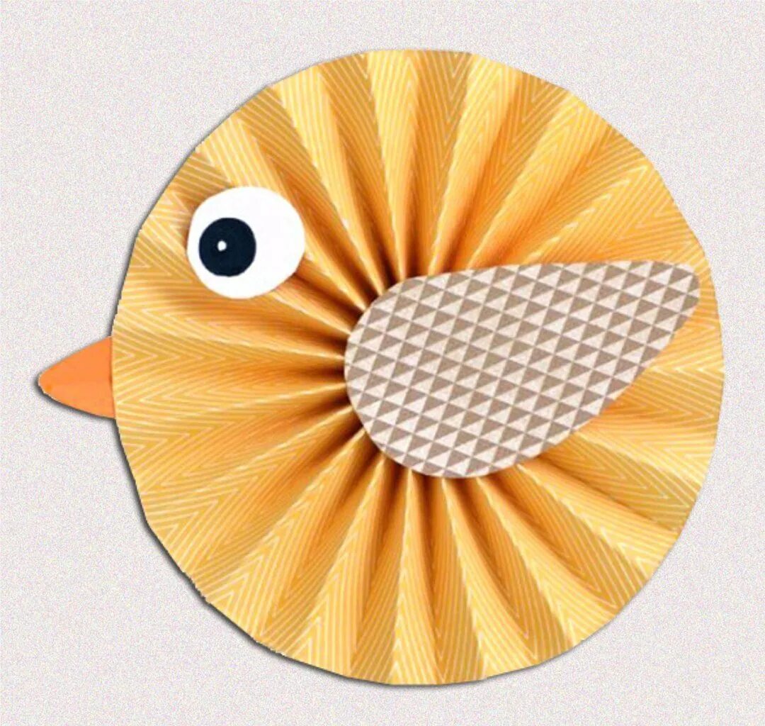 Птичка из бумаги гармошкой. Птичка с крыльями из бумаги сложенной гармошкой. Птички из бумаги гармошкой. Птица из бумаги гармошкой. Птичка из бумаги гармошкой.