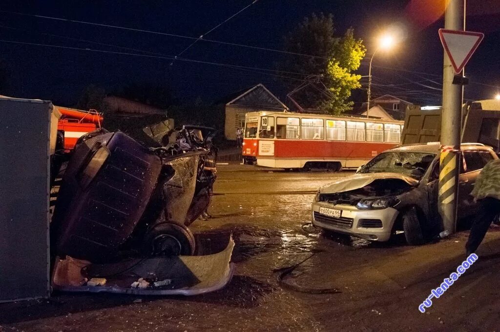 Авария михайловка саратовская обл. Авария на 3 дачной саратов вчера. Дтп саратова сегодня последние. Дтп саратова сегодня последние. Чп дтп саратов саратовская область.