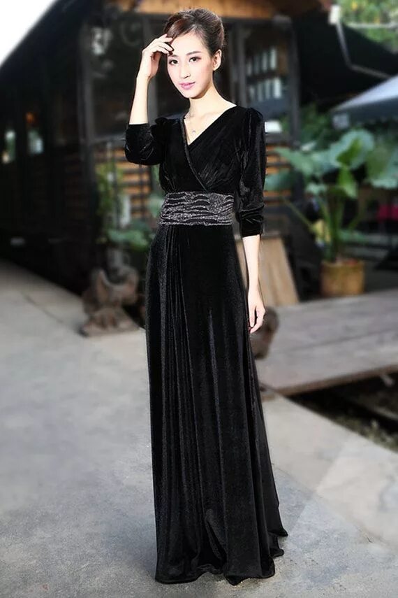 Длинное бархатное платье. BGN бархат-велюр платье макси. Бархатное вечернее платье. Черное бархатное платье длинное. Черное велюровое длинное платье.
