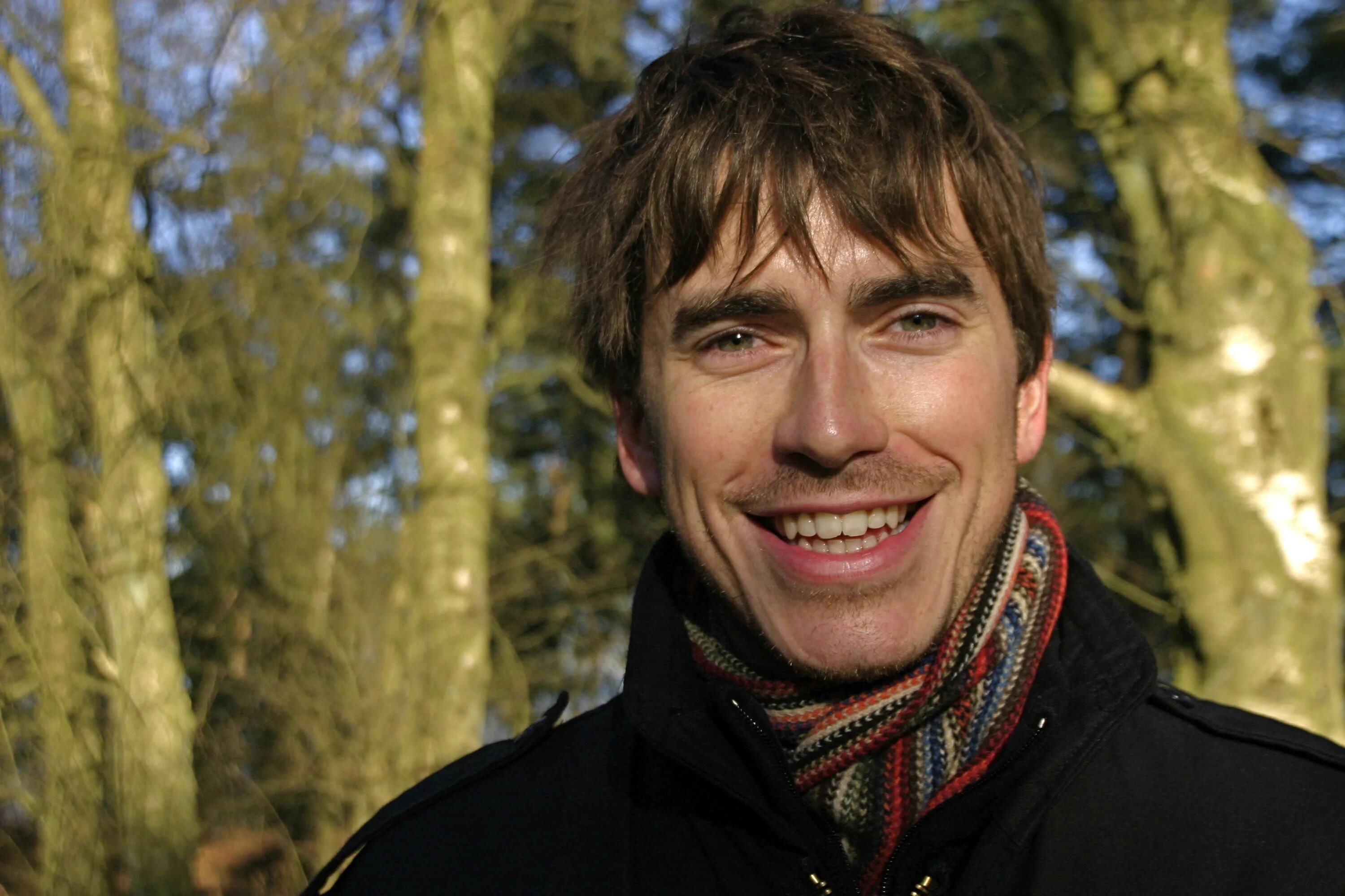 Как зовут рив. Simon reeve. anya reeve. саймон рив википедия. who is simon reeve.