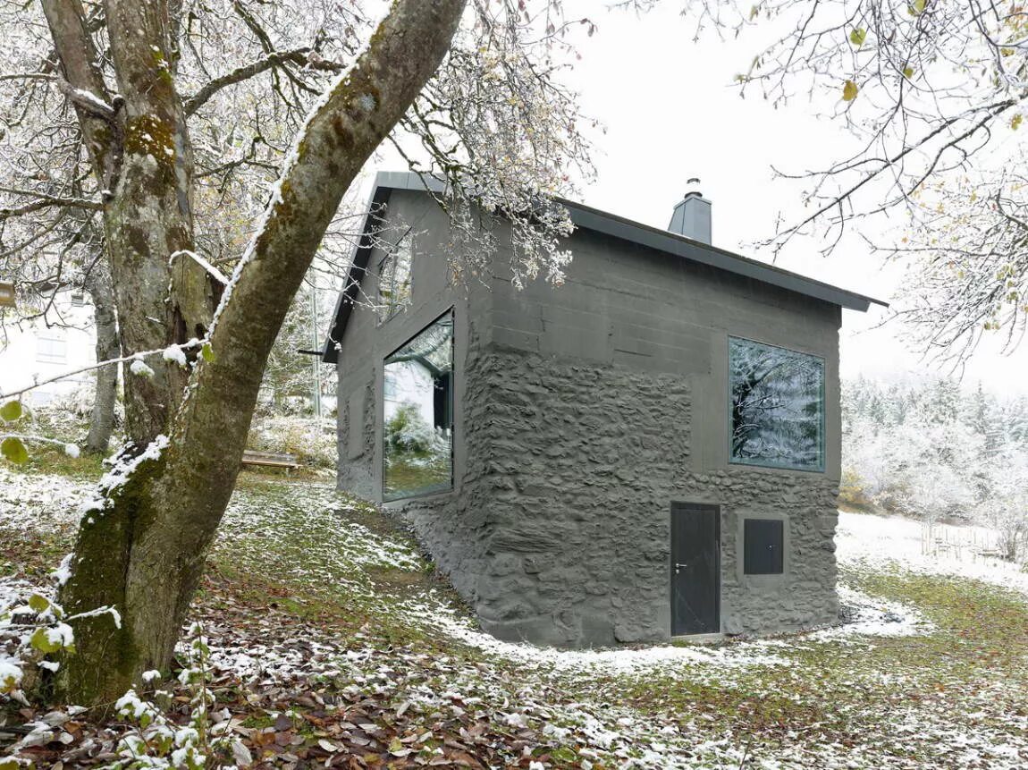 Бетонный домик. Маленький каменный домик. Маленький домик из бетона. Монолитный и каменный дом.