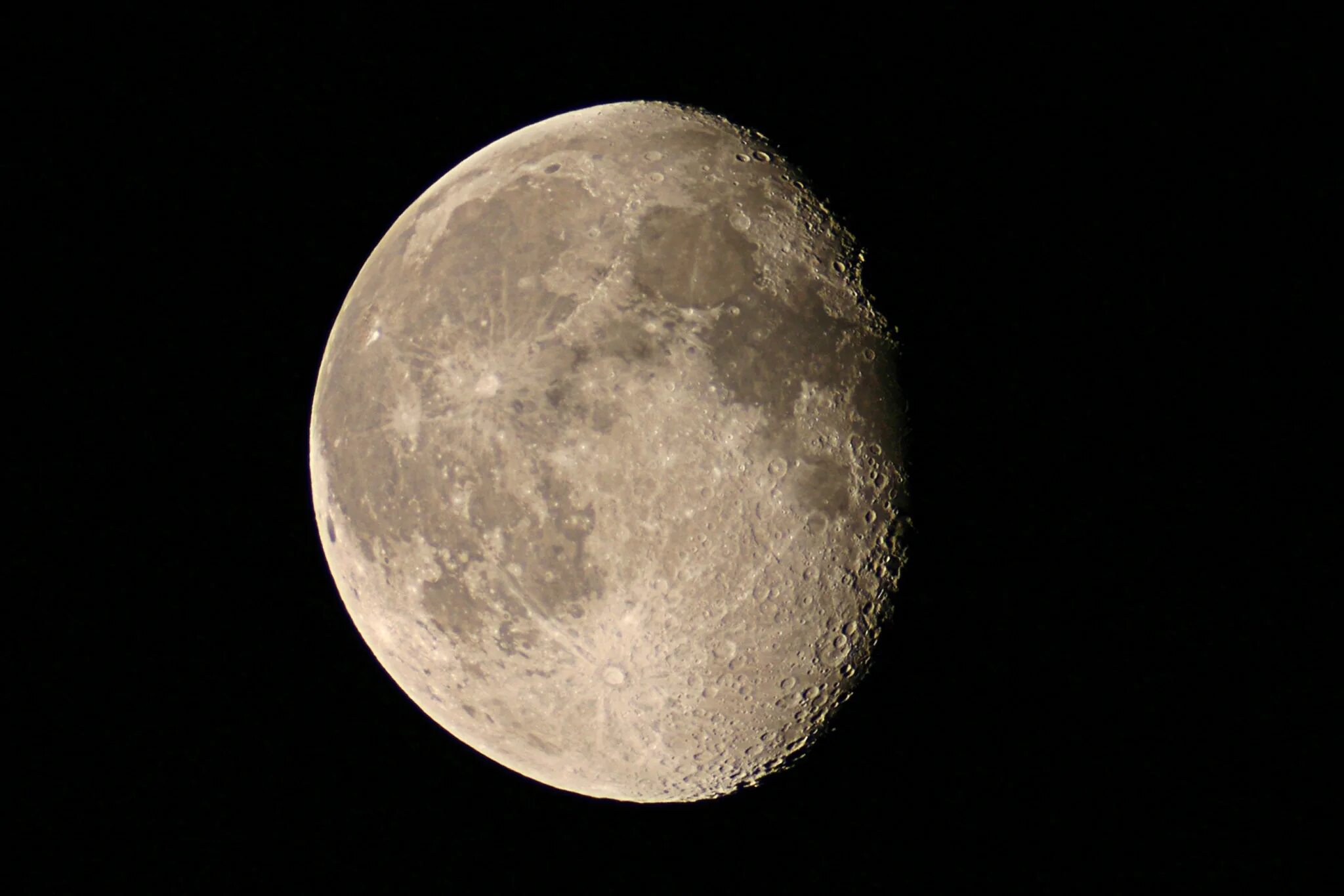 17 день луны. Луна. Убывающая Луна. Луна картинки. Луна днем.