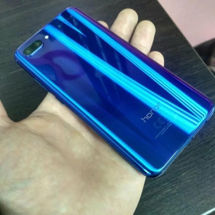 Honor 10 синего. Хонор 10 синий. honor 10 синий. хонор 10 синий фото.