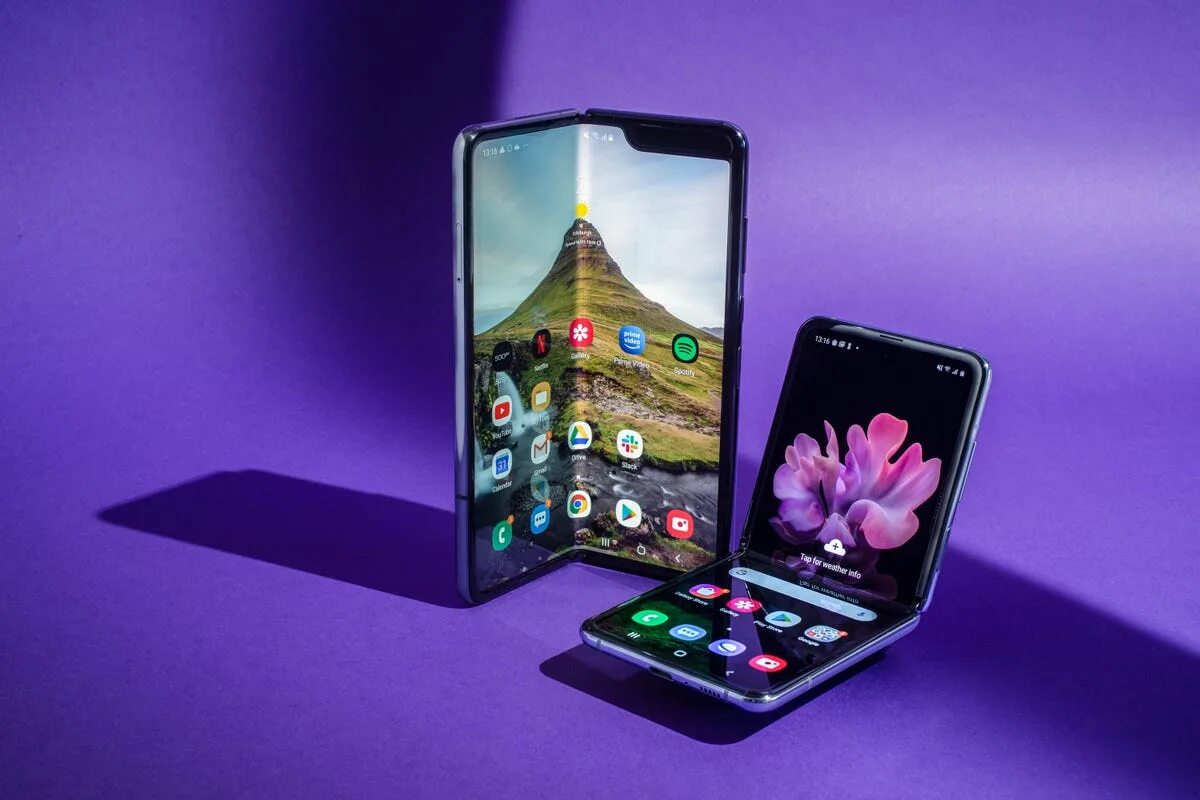 Сотовый телефон 2023 года. Samsung складной смартфон 2022. Samsung Galaxy Fold 2022. Самсунг складной смартфон 2023. Самсунг фолд 2022.