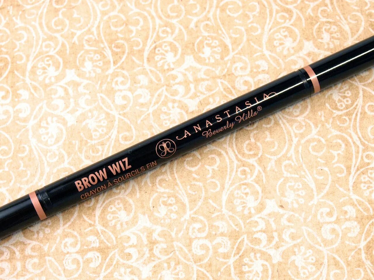 Anastasia brow. Карандаш для бровей Anastasia Beverly Hills Dark. / Bourjois Brow romade помада-карандаш для бровей 003 Brun.