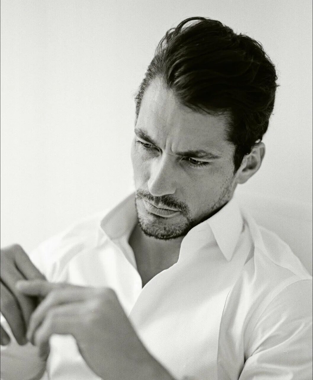 Красивые мужчины в белом. Дэвид Ганди 2021. David Gandy рубашка. Дэвид Ганди фотосессии. Дэвид Ганди в рубашке.