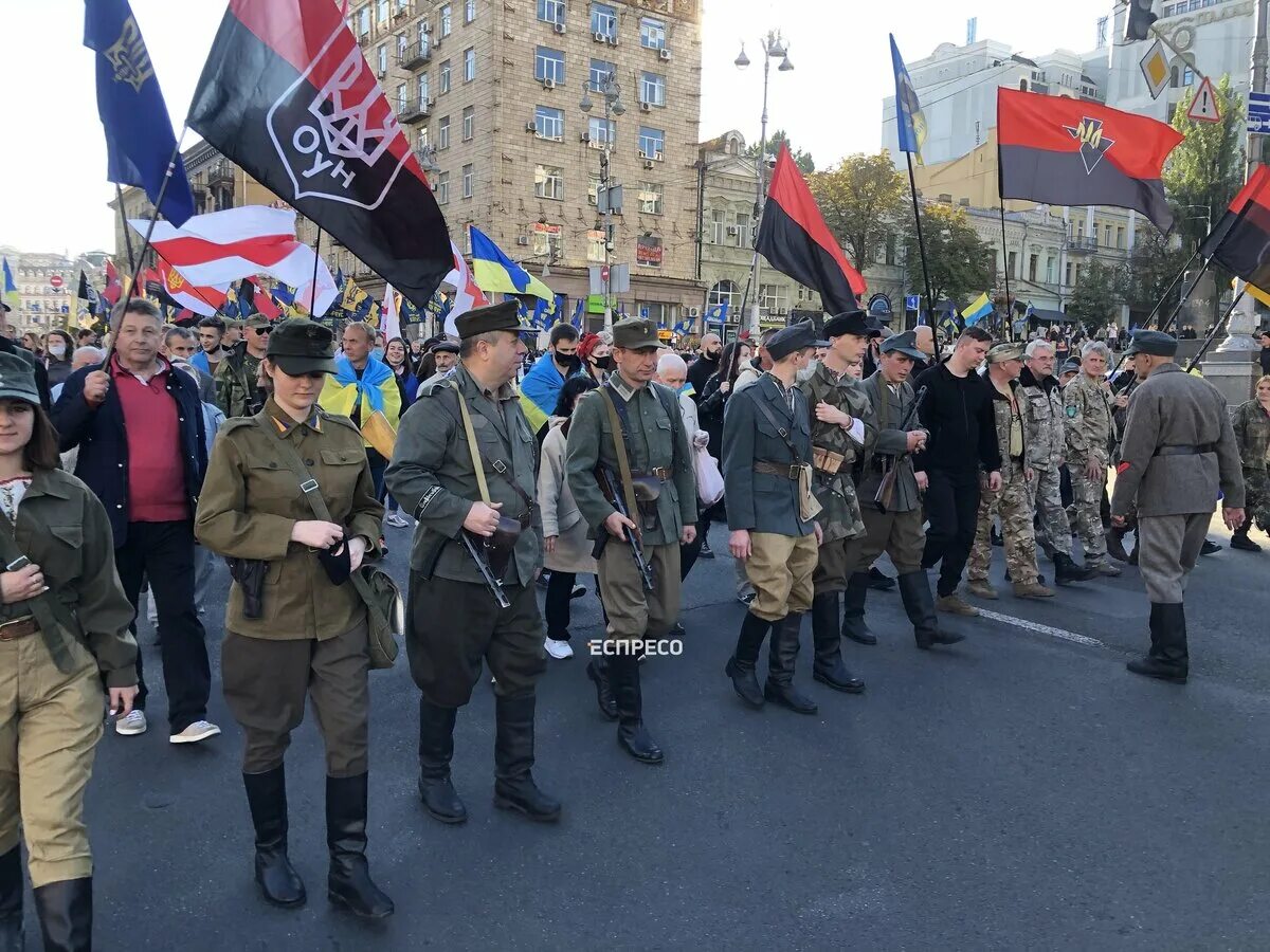 Канада памятник сс галичина. Марш Галичина в Киеве. Шествие СС Галичина в Киеве. Марш СС Галичина в Киеве. Марш эсэсовцев в Киеве.