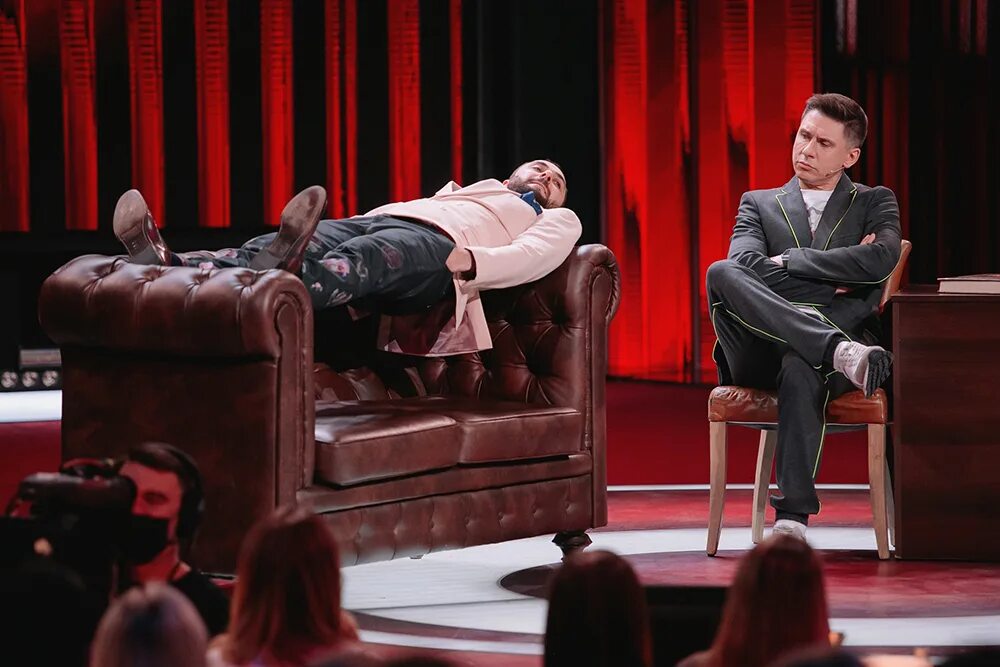 Зиверт в камеди 2022. Камеди последнее выступление. Камеди клаб 13 сезон. Камеди клаб последний выпуск. Эдуард суровый 2022.