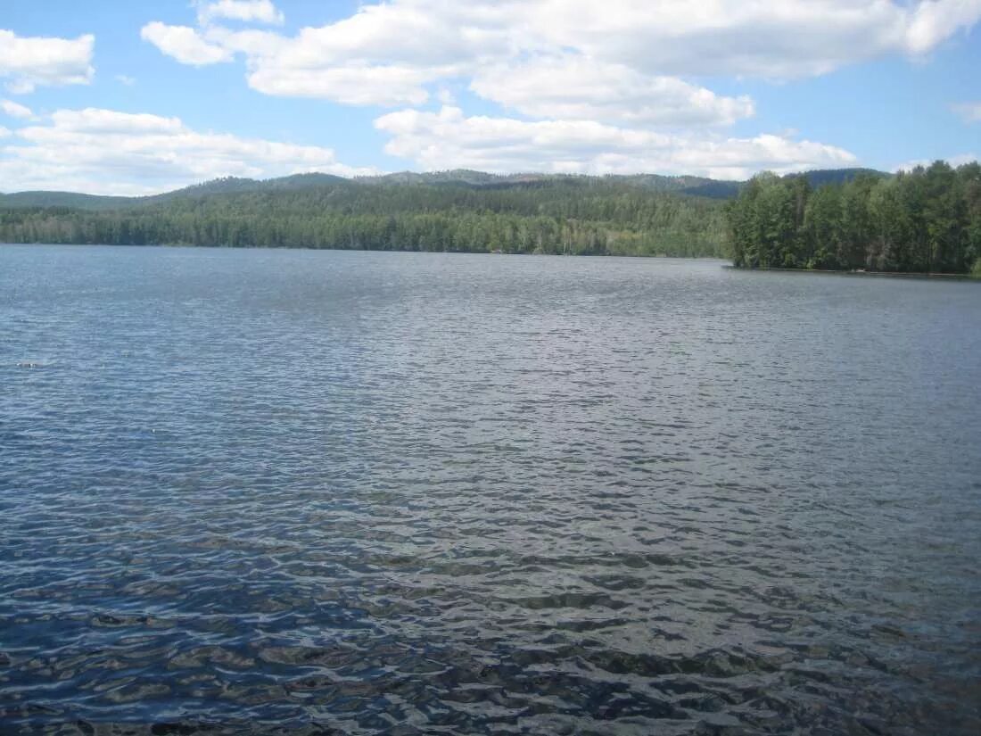 Озеро долгое площадь. Озеро долгое Челябинская область. Озеро долгое Челябинская область Кыштым. Оз долгое Челябинская область. Озеро долгое озёры.