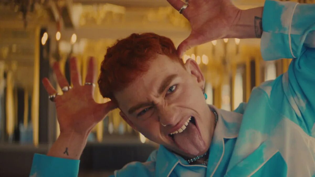 Years and years daily. Years and years певец. Years years евровидение. Группа years & years. Солист группы years and years.