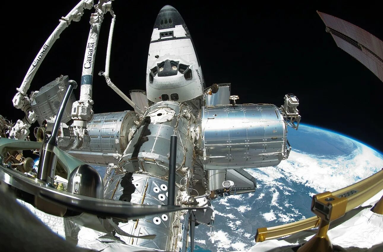 Как называется самый большой космический аппарат. Спейс шаттл и МКС. Орбитальный корабль Спейс шаттл. Спейс шаттл космический корабль. Спейс шаттл Индевор.