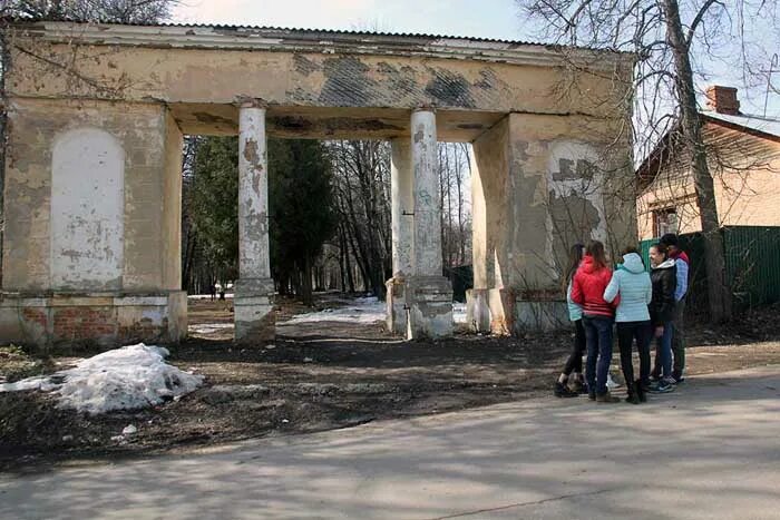 Поселок октябрьский киреевский. Г.Липки Киреевского района Тульской области. Парк города Липки Тульской области. Город Липки Киреевский район Тульской области. Г.Липки Киреевского района Тульской области парк.