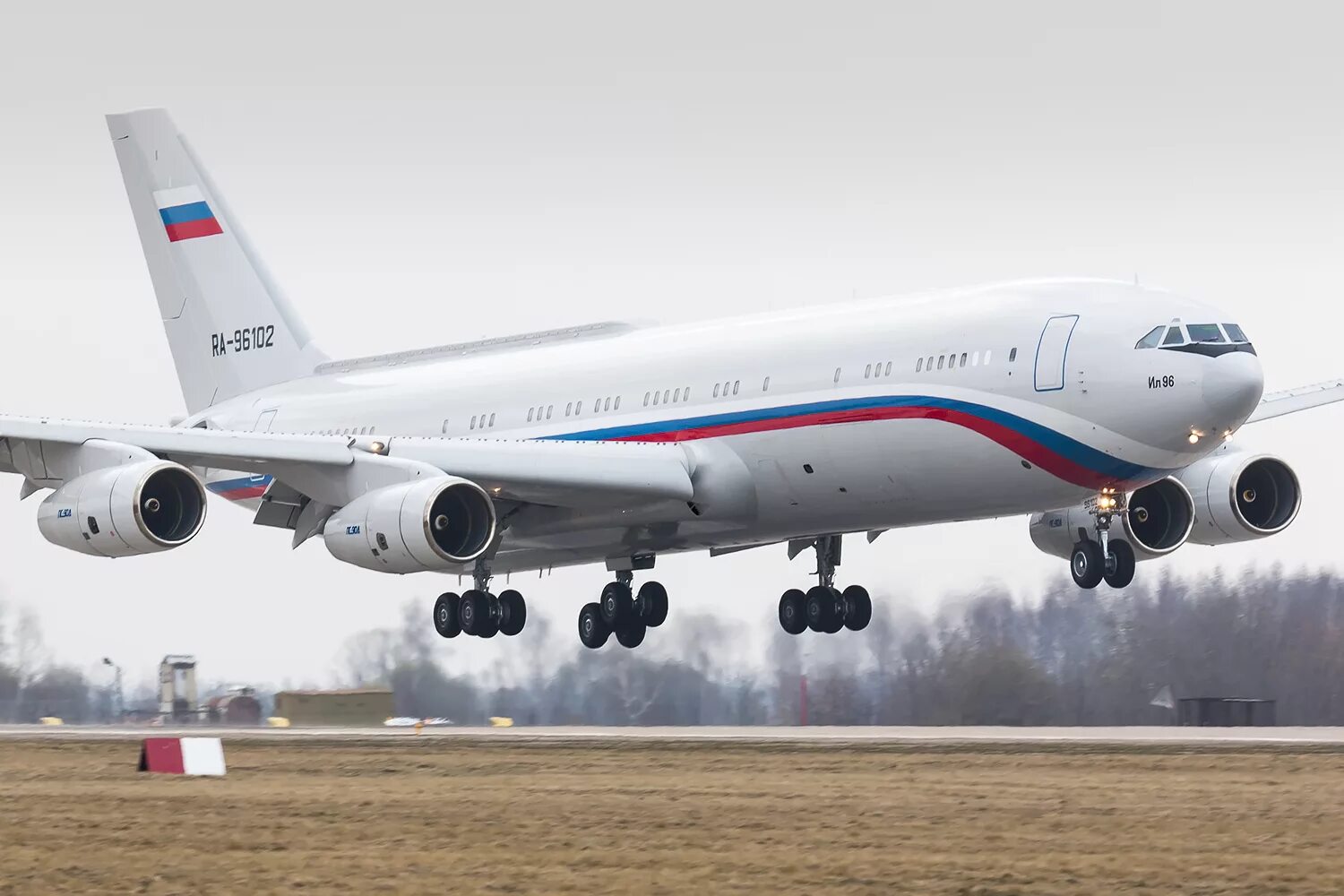 Гражданские самолеты россии. Ил 96 400 м 2023. Ил-96 пассажирский самолёт. Ил-96-400м. Ил 96 400 фото.