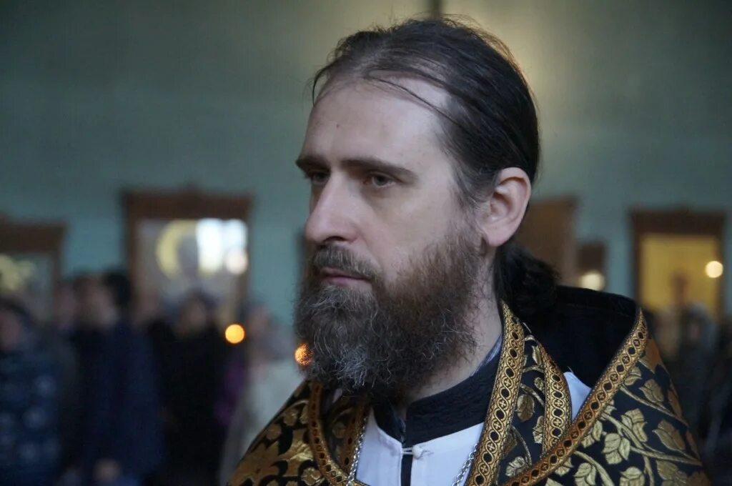 Спящий священник. Увидеть священника сон. Священник видящий. Священник видящий. У кого из священников онкология.