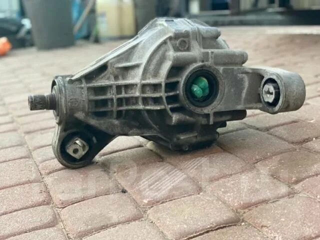 Сапун переднего редуктора порше кайен. Задний редуктор cayenne 955. Редуктор заднего моста порше кайен 2008 года. Porsche cayenne ступица задняя. Сапун переднего редуктора порше кайен.