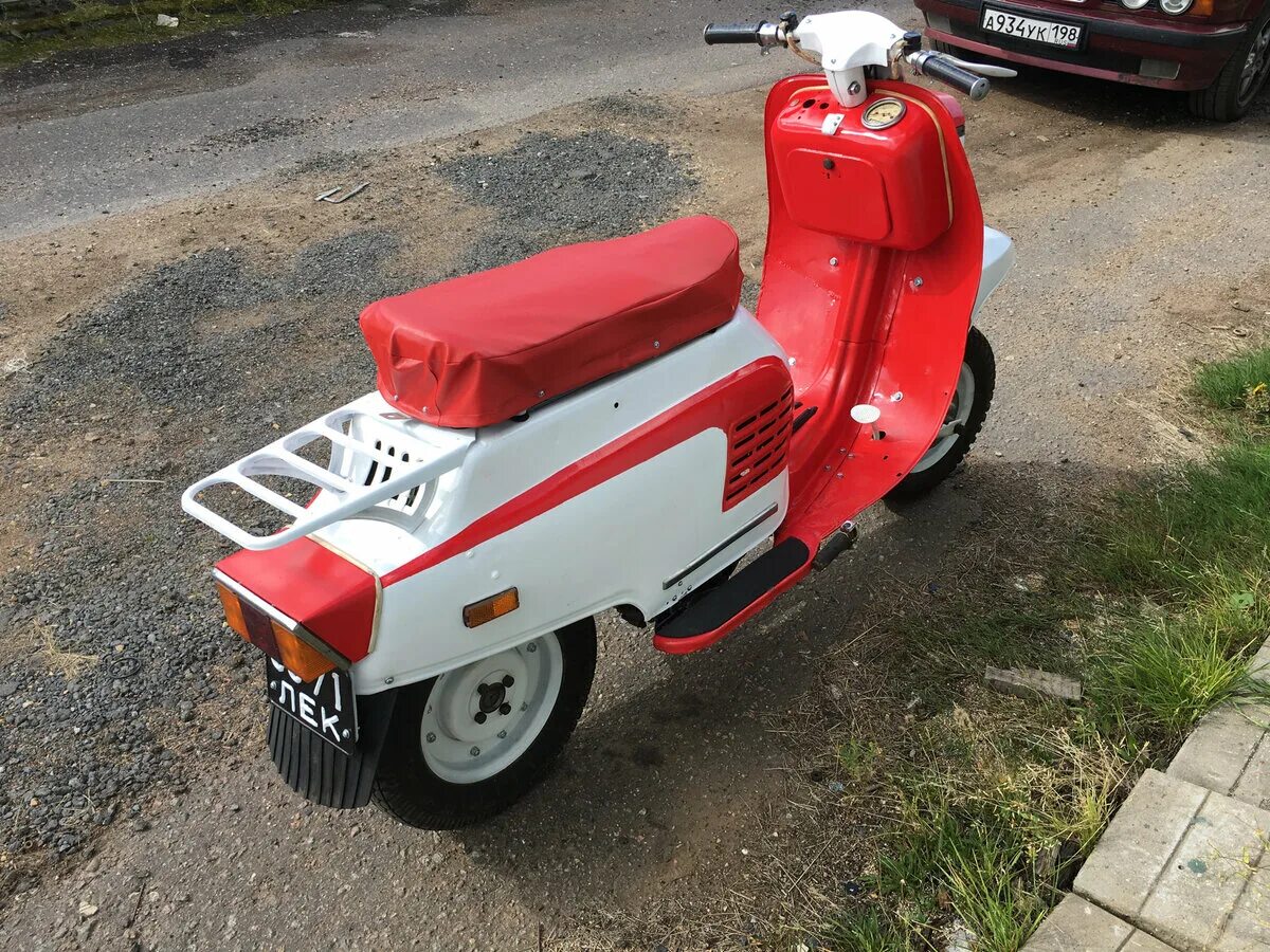 Мотороллер vespa 125. Итальянская веспа. Скутер bajaj chetak 2012 года. Моторола мотороллер. Мотороллеры отзывы.
