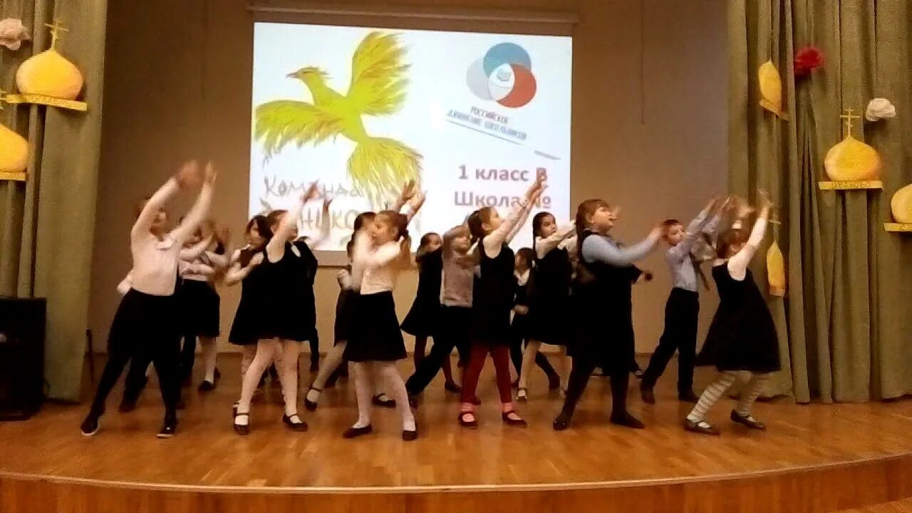Школа танцев добро. Танец хорошее настроение для детей 12 лет. Танец добро. Танецхорошэеностроеневыпускной. Танец настроение видео