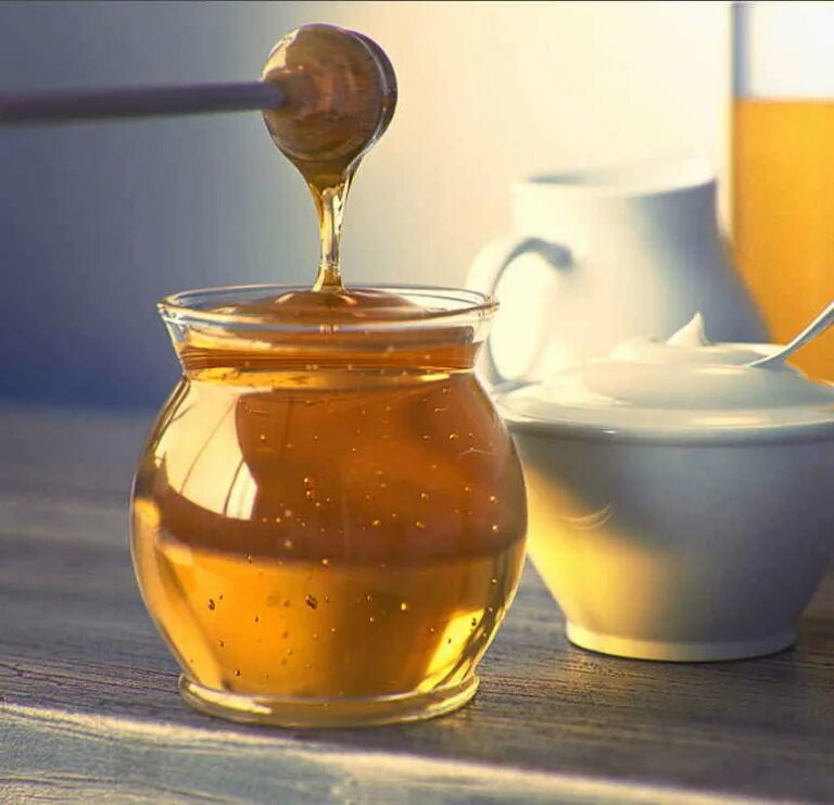 Чай с медом вред. Мед. Мёд натуральный. Вкусный мед. Мед в чашке.