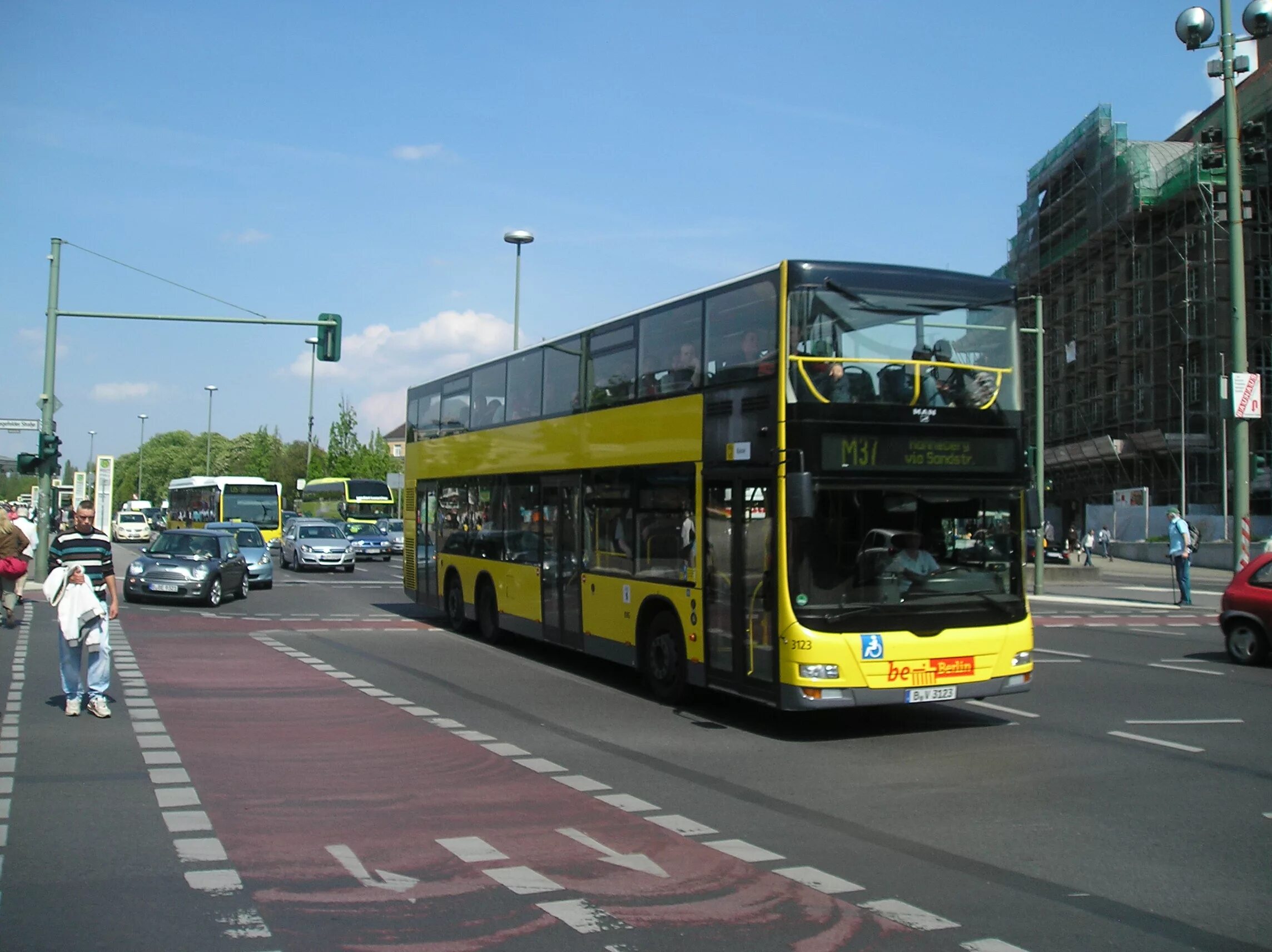 Metrobus Berlin. Метробус в Гамбурге. BVG Express автобус. Berlin Spandau (337 line) man SL 202.