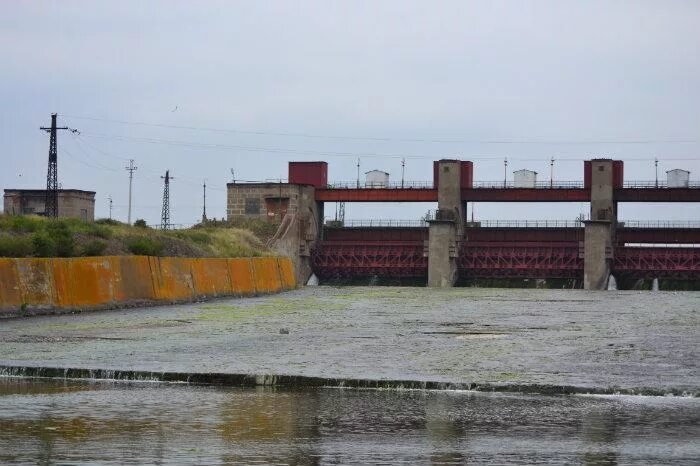 Платина магнитогорск. 2 Плотина Магнитогорск. Урал Магнитогорское водохранилище. Магнитогорск водохранилище Урала. Первая плотина Магнитогорска.