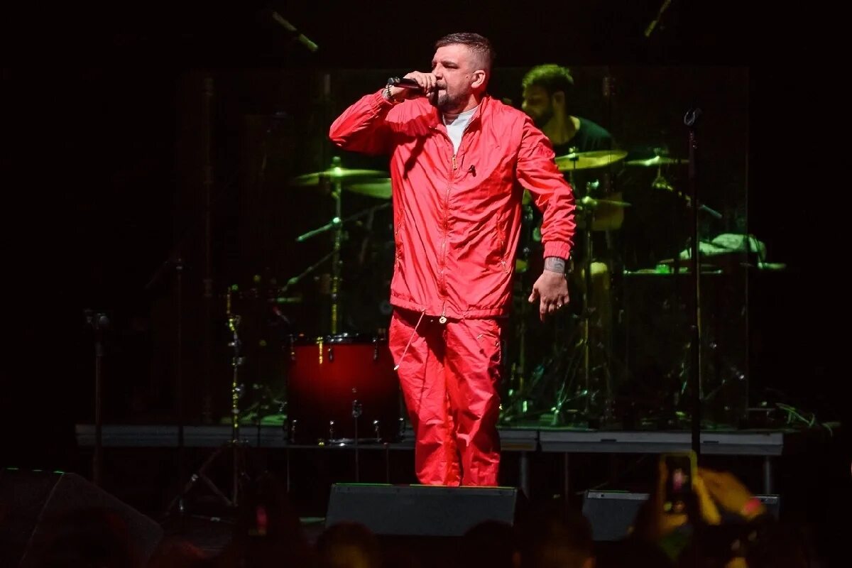 баста с симфоническим оркестром. баста вакуленко. фото басты. баста концерт втб. концерт басты в сочи.