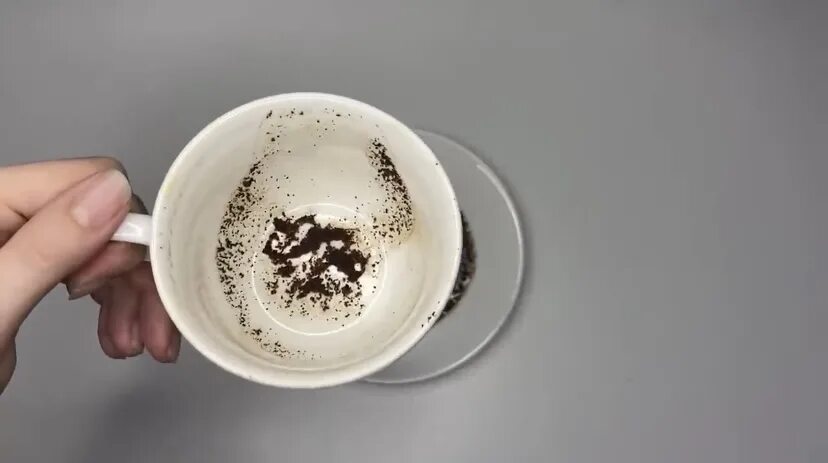 Волна на кофейной гуще. Кофейная гуща шар. Кружки из кофейной гущи. Кофейная гуща. Лед в кофейной гуще.