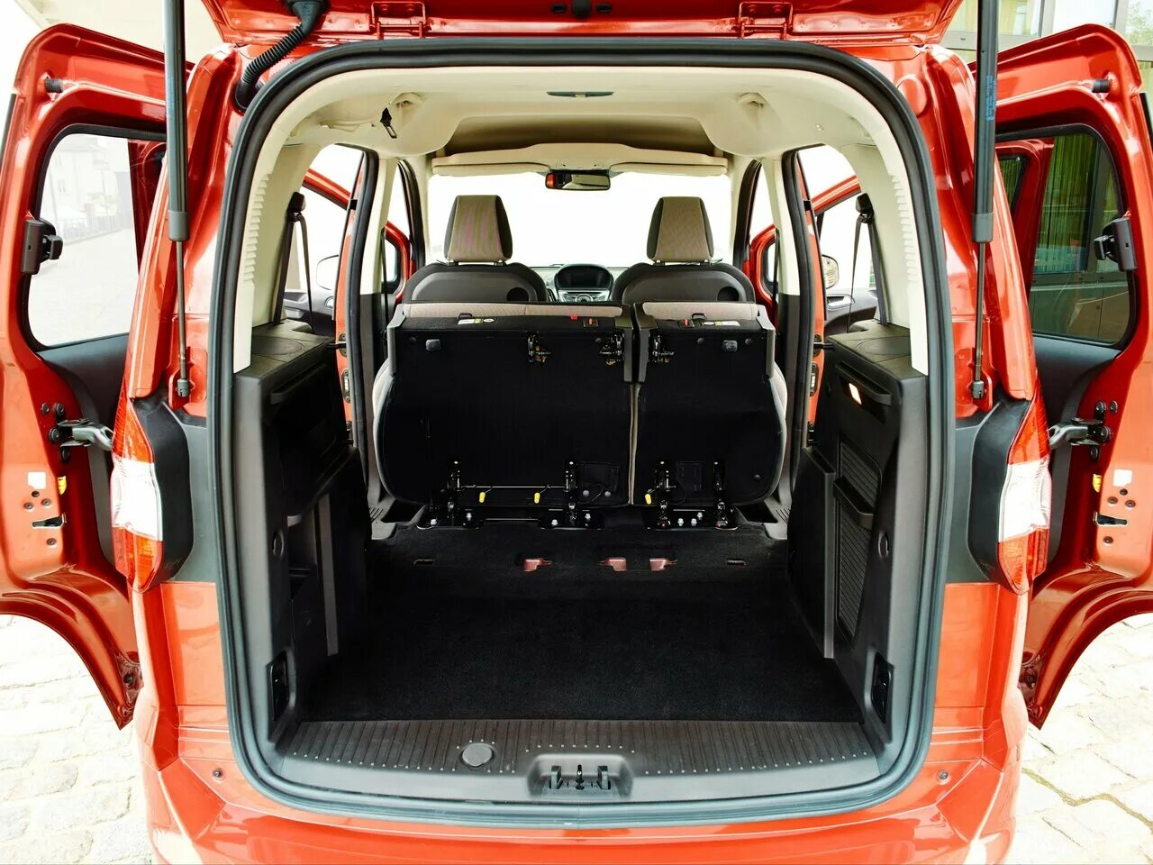 Ford tourneo courier van 2014. Ford tourneo courier 2014. Ford tourneo courier. Ford transit/tourneo courier 2014-. Ford courier 2020.