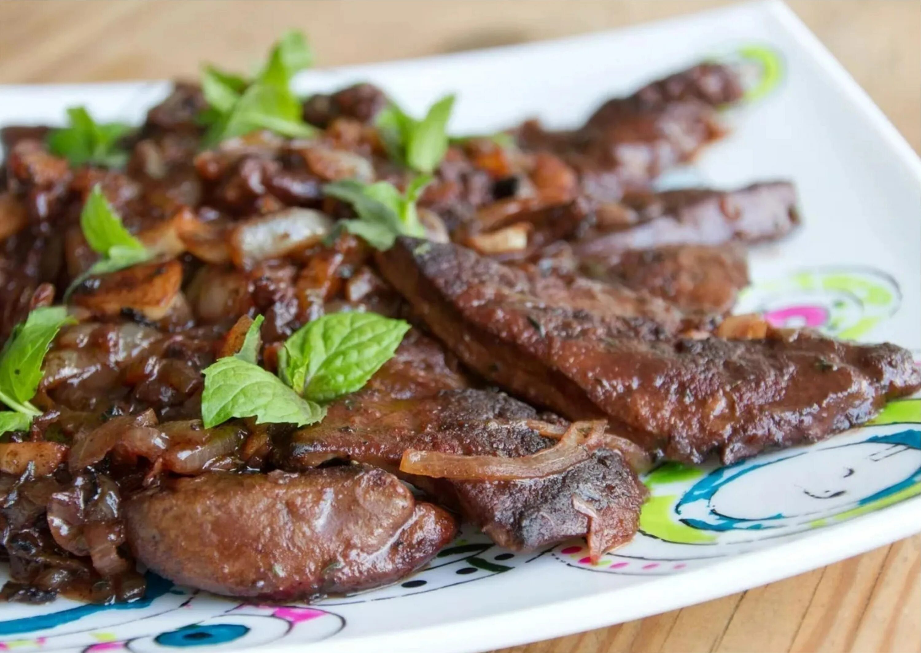 Приготовление печени. Печень тушеная с овощами. Печень куриная жареная с луком. Печенка это. Приготовить печень говяжью.