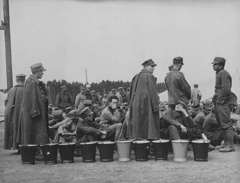 Пленные красноармейцы в польском плену 1921. Пленные польские солдаты 1939. Концентрационные лагеря в Польше в 1920. Лагерь военнопленных запад 2