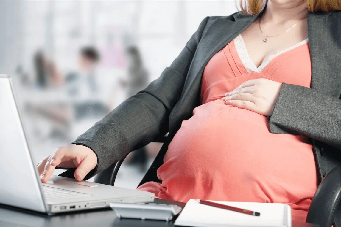 Отпуск по беременности оплата. Беременные женщины. Беременность декрет.